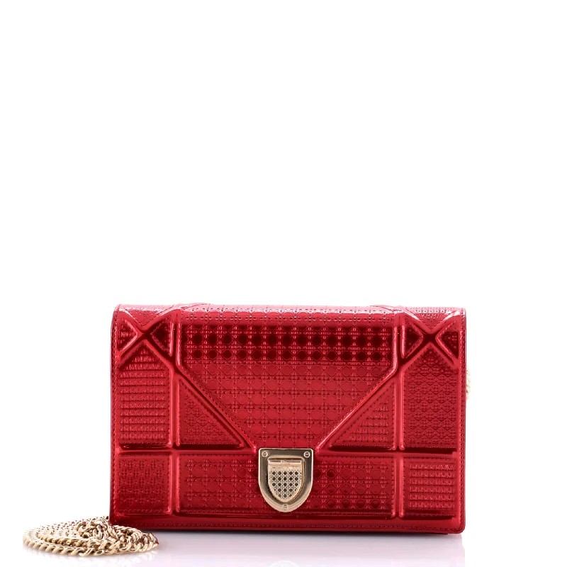 Christian Dior handbags with a removable shoulder strap for versatilityDiorama Wallet on Chain Cannage Embossed Calfskin