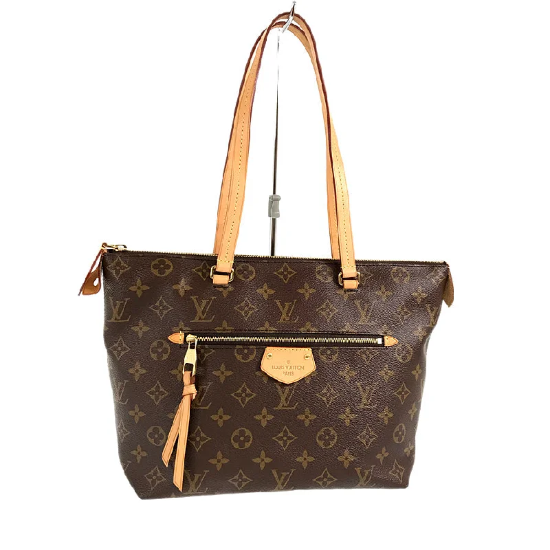 Ladies Louis Vuitton Petite Malle bags in a pastel color for a soft lookLOUIS VUITTON Tote Bag