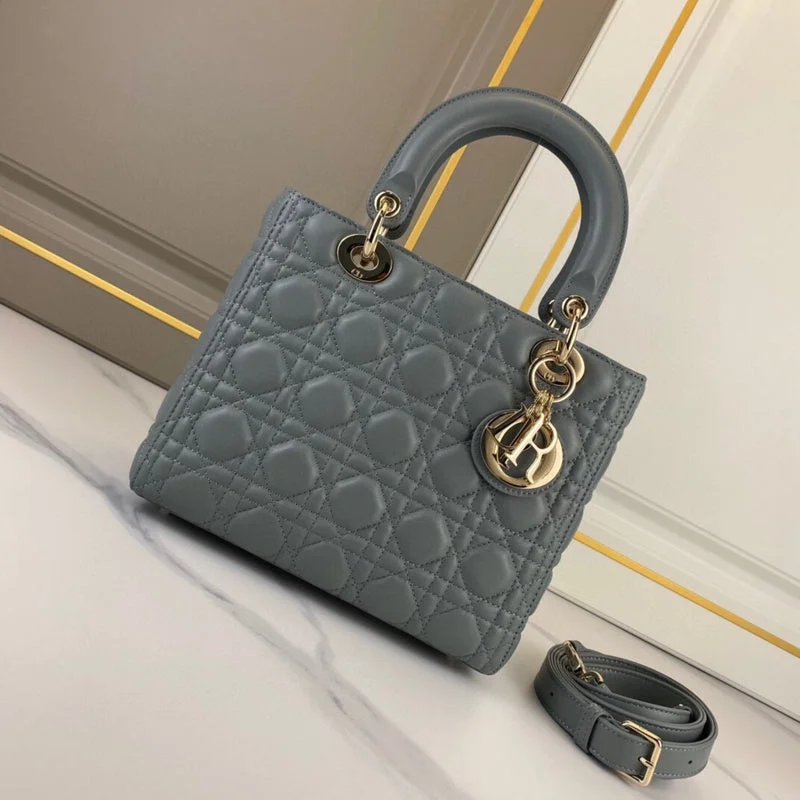 Christian Dior handbags with a detachable mirror for on - the - go touch - upsWF - Dior Bags - 889