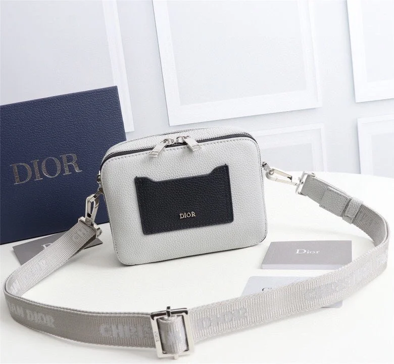 Christian Dior handbags with a detachable mirror for on - the - go touch - upsWF - Dior Bags - 931