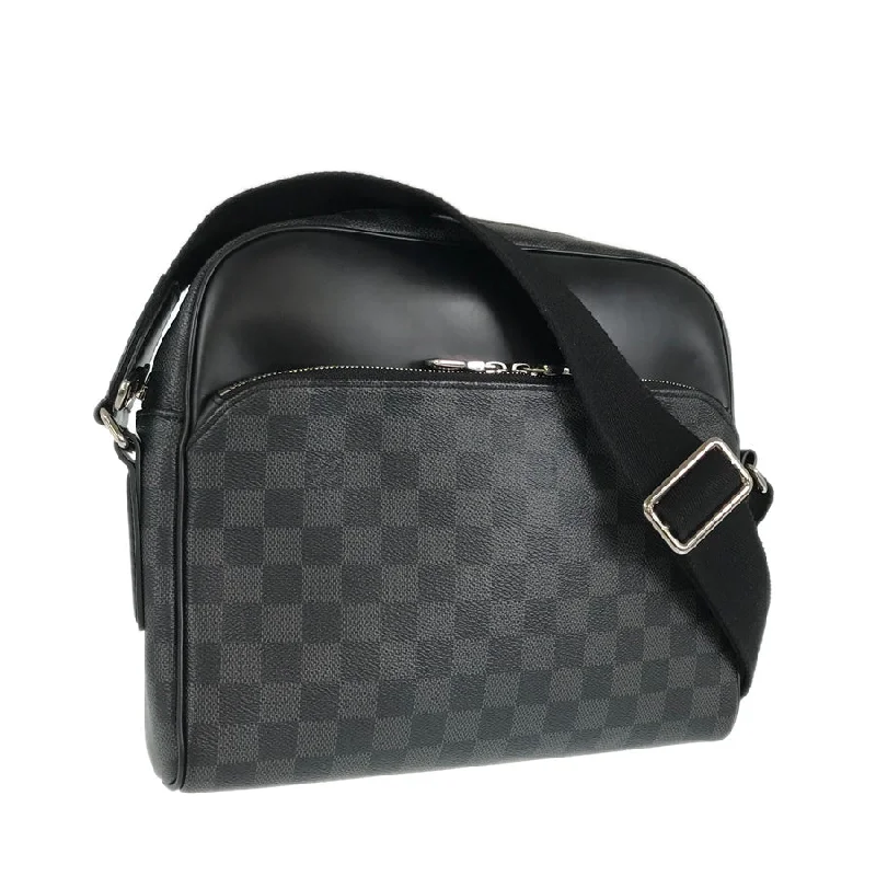 Louis Vuitton bags with a detachable mirror inside for on - the - go touch - upsLOUIS VUITTON Shoulder Bag