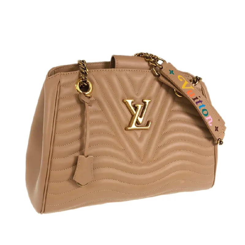 Louis Vuitton crossbody bags with adjustable shoulder straps for comfortLOUIS VUITTON New Wave Chain Tote M53900 Tote bag