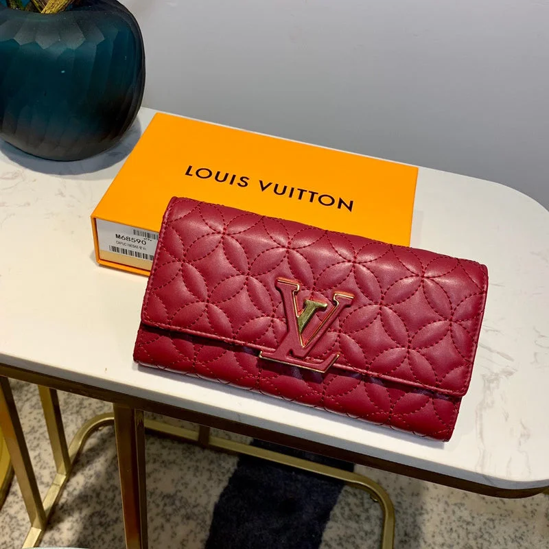 Ladies Louis Vuitton handbags with a detachable coin purse insideLouis Vuitton Luxury Bags 1884