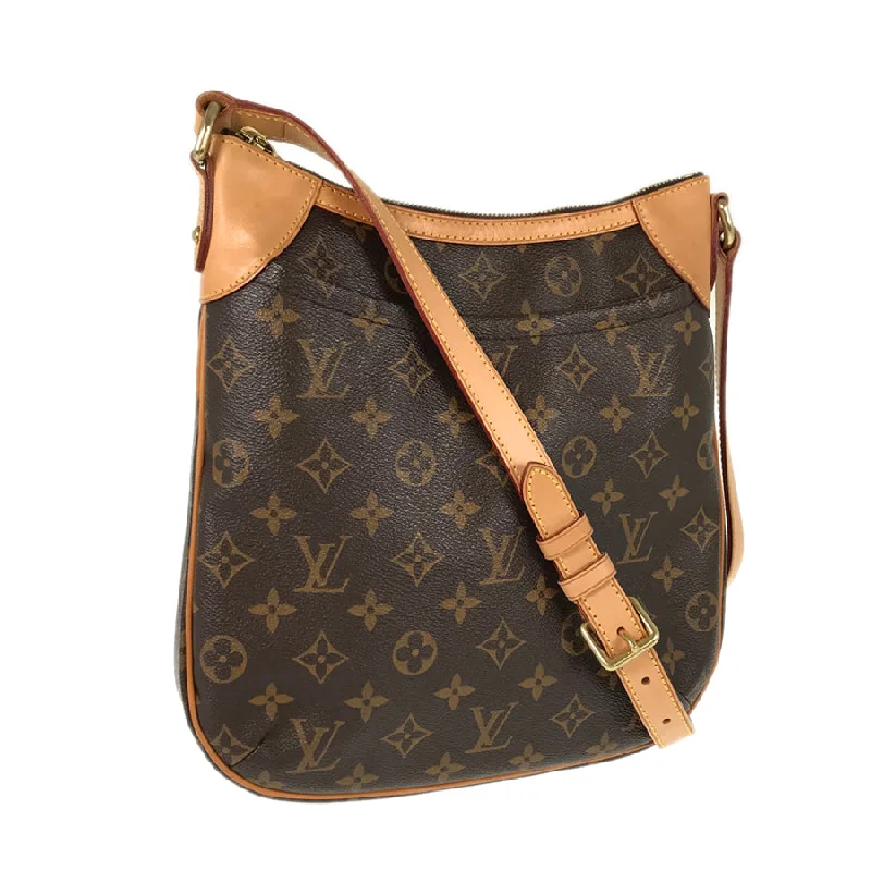 Ladies Louis Vuitton Petite Malle bags in a pastel color for a soft lookLOUIS VUITTON Shoulder Bag