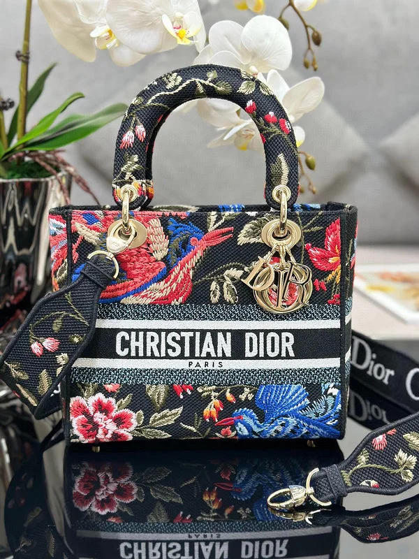 Christian Dior Saddle bags with a studded trim for a bold lookWF - Dior Bags - 933