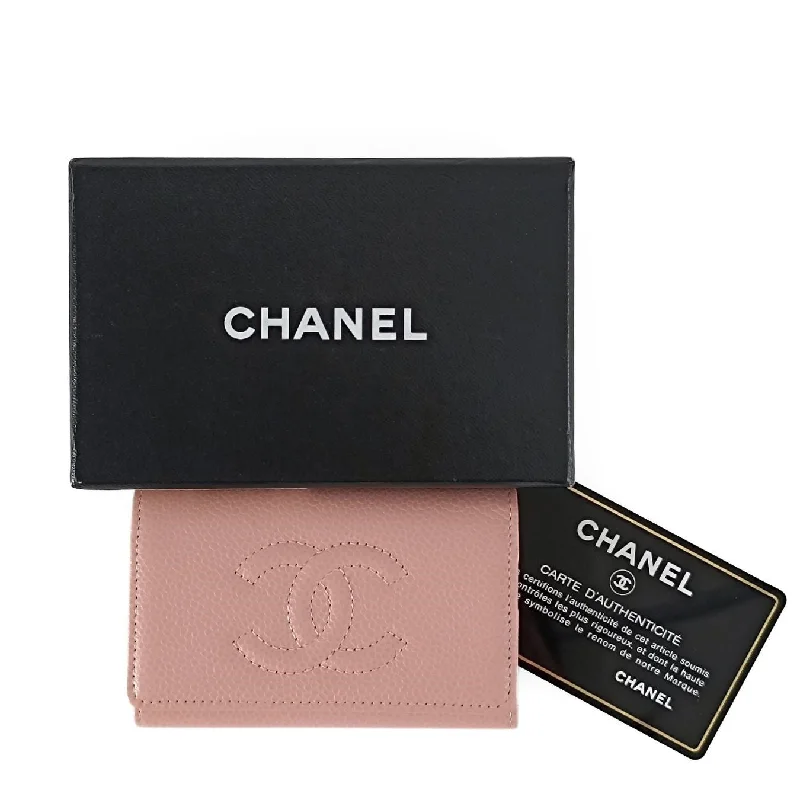 Chanel Quilted Leather Shoulder Bag for FashionistasCHANEL key ring 6 hooks in pink Cavier leather