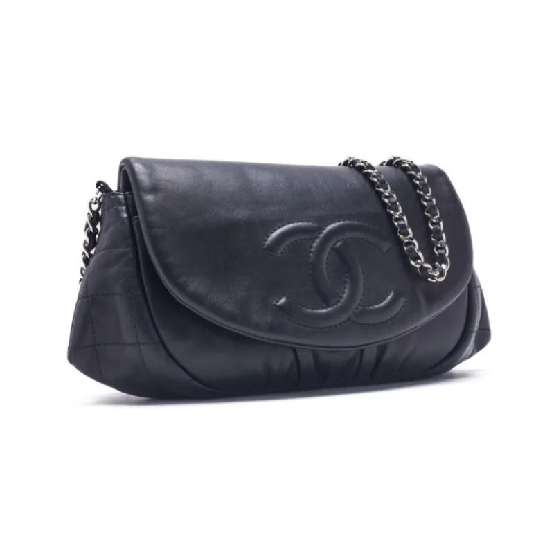 Chanel Designer Handbag with Unique DesignChanel Coco Round Flap Chain Wallet  Black (Silver G )  Wallet